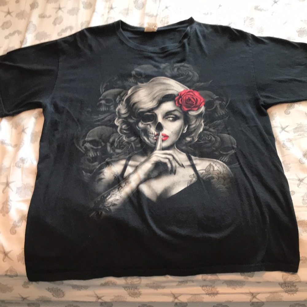 A printed black and grey T-shirt.